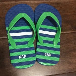 GAP Boys flip flops